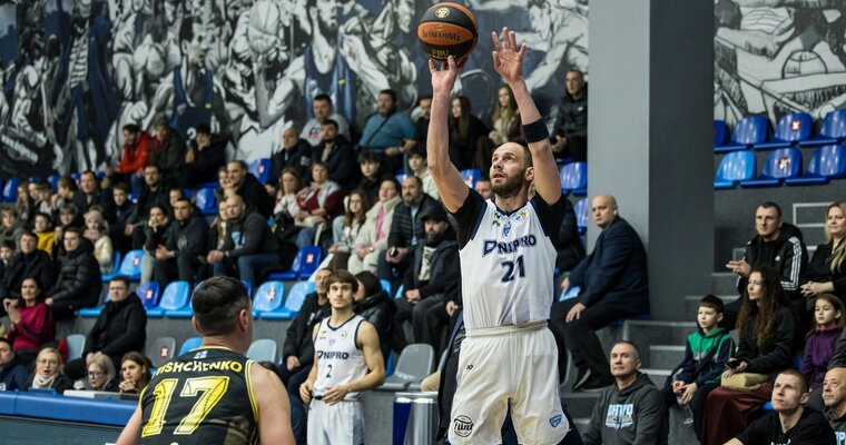 Дніпро впевнено обіграв Чайку-ВМСУ в Кубку України