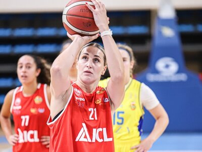 Українки за кордоном: Юркевічус зіграла 15 підбирань в Ізраїлі