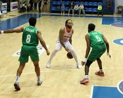 Кривбас із 29 очками Пікока переміг Запоріжжя у Миколаєві