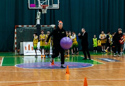 Академія БК Говерла провела свої щорічні традиційні новорічні естафети