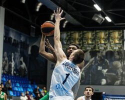 Новорічні хайлайти: топ-10 блок-шотів першої половини сезону Суперліги