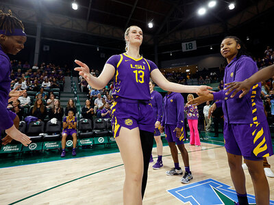 Українки за кордоном: Коваль оформила дабл-дабл, у Діке 14 очок в NCAA