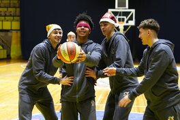 Київ-Баскет влаштував баскетбольне новорічне свято вихованцям своєї академії