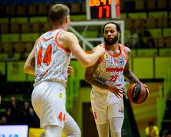 Новорічні хайлайти: топ-10 передач першої половини сезону Суперліги