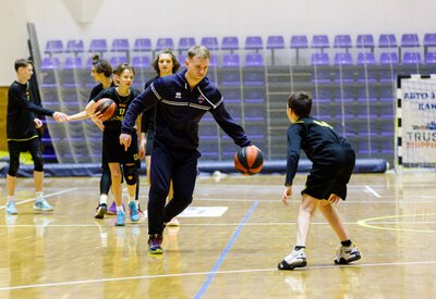 Харківські Соколи провели спільне тренування з юними баскетболістами Харкова