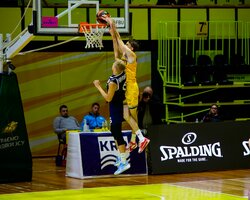 Новорічні хайлайти: топ-10 данків першої половини сезону Суперліги