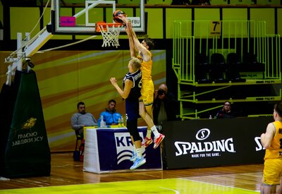 Новорічні хайлайти: топ-10 данків першої половини сезону Суперліги