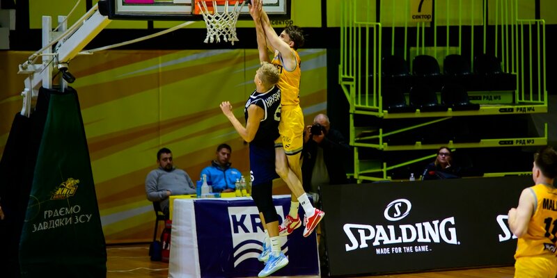 Новорічні хайлайти: топ-10 данків першої половини сезону Суперліги