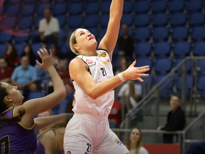 Українки за кордоном: Юркевічус зібрала 13 підбирань в матчі чемпіонату Ізраїлю