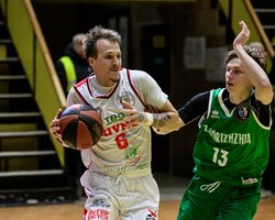 Рівне обіграло Запоріжжя і обійшло його в турнірній таблиці