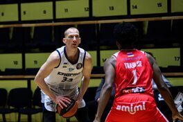 Дніпро з особистим рекордом результативності обіграв Рівне