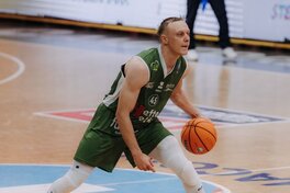 Українці за кордоном: Зотов оформив дабл-дабл в Австрії, результативна гра Шульги у G-лізі