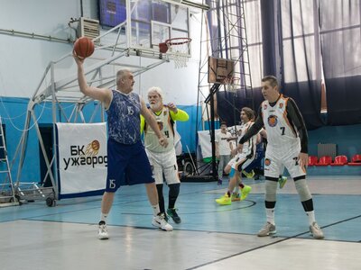 В Ужгороді відбувся відкритий Кубок міста з баскетболу серед ветеранів
