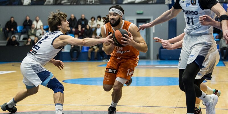 Дніпро обіграв Черкаські Мавпи, Кривбас здолав Київ-Баскет: хайлайти Суперліги GGBET 31 січня