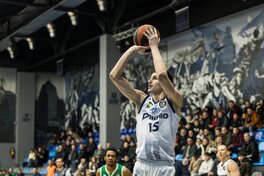 Дніпро в домашньому матчі розгромив Запоріжжя