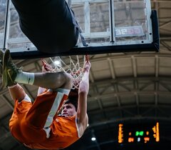 Соколи в овертаймі дожали Говерлу, Старий Луцьк обіграв Черкаських Мавп: хайлайти Суперліги GGBET 21 лютого