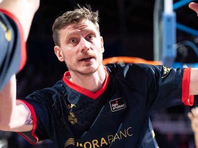 Українці за кордоном: у Пустового 6 очок в Іспанії, Зотов набрав 21 очко в Австрії