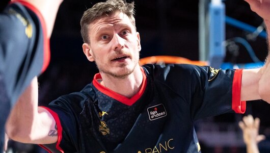 Українці за кордоном: у Пустового 6 очок в Іспанії, Зотов набрав 21 очко в Австрії