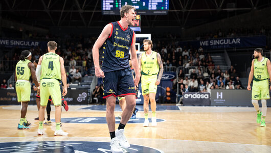 Українці за кордоном: Пустовий набрав 19 очок в Іспанії, дабл-дабли Санона та Зотова