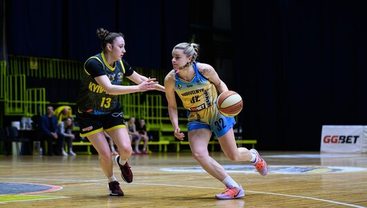 Будівельник вийшов вперед в півфінальній серії плейоф Суперліги з Київ-Баскетом