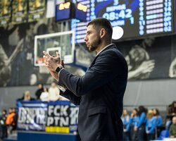 Мавпи здобули важливу перемогу надо Соколами: відео коментарів після гри