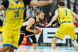 Українці за кордоном: гарний матч Сидорова не допоміг ВЕФу вийти в фінал ЛЕБЛ