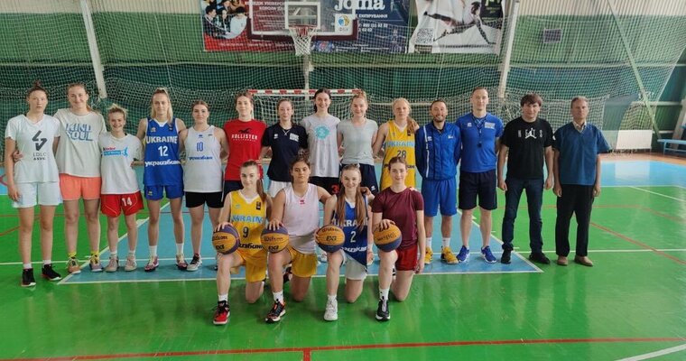 В Івано-Франківську проходить збір команд U-17 та U-18 серед дівчат по баскетболу 3х3