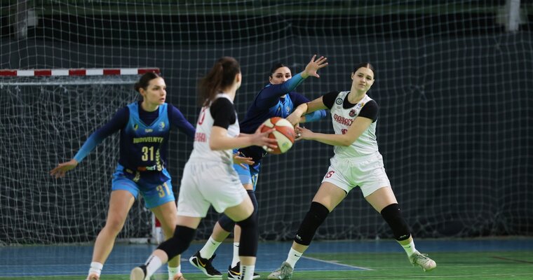 Жіноча Суперліга: відеотрансляція матчу 7 квітня