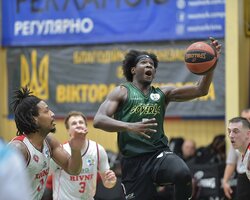 Прикарпаття-Говерла обіграла Рівне і перевела серію у третю гру