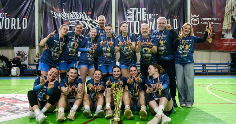 Будівельник вперше в своїй історії виграв жіночу Суперлігу: фотогалерея фінального матчу і церемонії нагородження