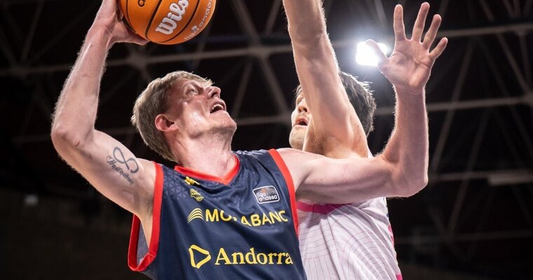 Українці за кордоном: Пустовий допоміг Андоррі виграти в Іспанії, Санон набрав 13 очок в Польщі