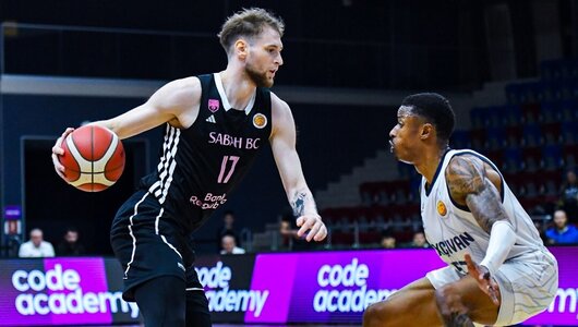 Українці за кордоном: Войналович набрав 9 очок в Азербайджані, Санон відіграв 26 хвилин в Польщі