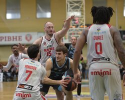 Дніпро закрив півфінальну серію в Рівному: фотогалерея