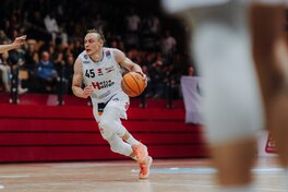 Українці за кордоном: Зотов, Санон, Шеліст, Крутоус, Павлов