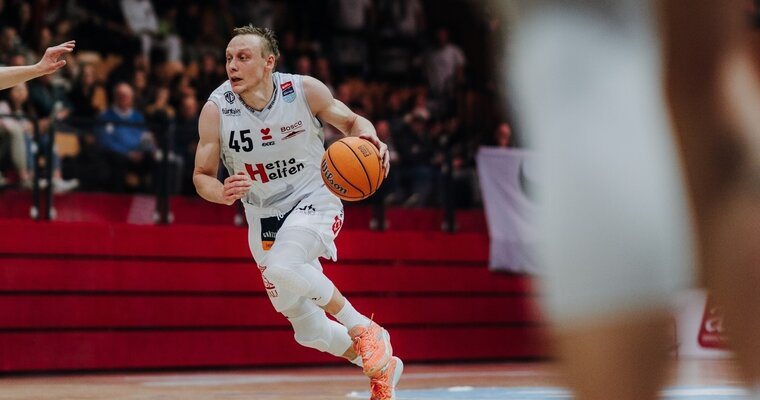 Українці за кордоном: Зотов, Санон, Шеліст, Крутоус, Павлов