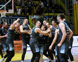 Третє поспіль чемпіонство Дніпра і неймовірна атмосфера: підсумкове відео золотого матчу Суперліги GGBET
