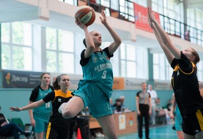 Другий ігровий день жіночої Молодіжної ліги у Вінниці: фотогалерея