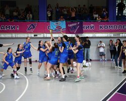 СДЮШОР з баскетболу-МОБІ друге чемпіонки ВЮБЛ серед дівчат 2012 року: фотогалерея фінального матчу та церемонії нагородження