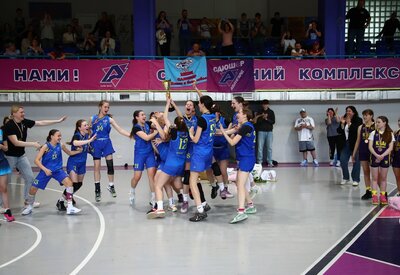СДЮШОР з баскетболу-МОБІ вдруге чемпіонки ВЮБЛ серед дівчат 2012 року: фотогалерея фінального матчу та церемонії нагородження