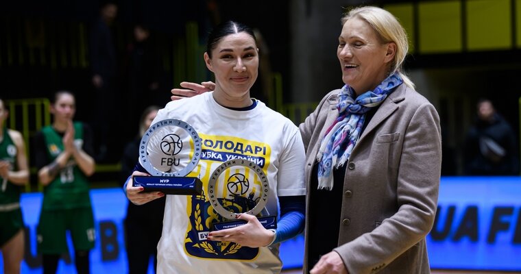 Будівельник підписав новий контракт з Дарʼєю Завідною