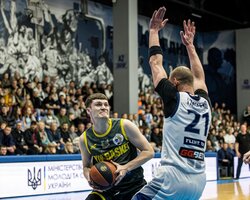 Ніко-Баскет підсилив склад бігменом Київ-Баскета