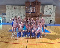 Українські баскетболістки з Нововолинська виграли бронзу міжнароджного турніру U-13 у Франції