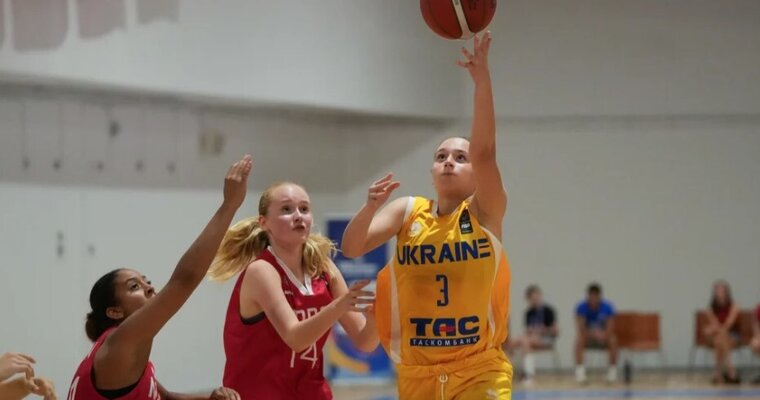 Жіноча збірна України U-18 йде другою у своїй групі Євробаскета: турнірне становище