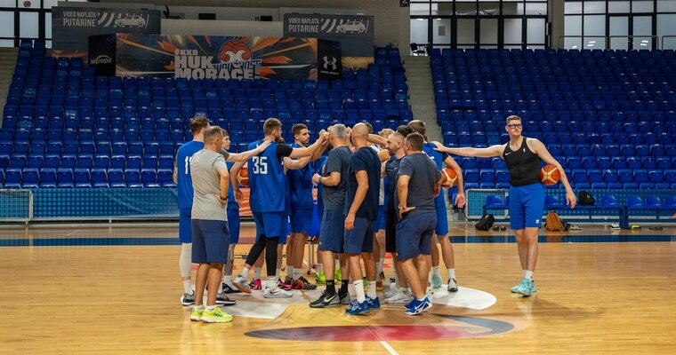 Збірна України прибула до Чорногорії та провела перше тренування в Подгориці 
