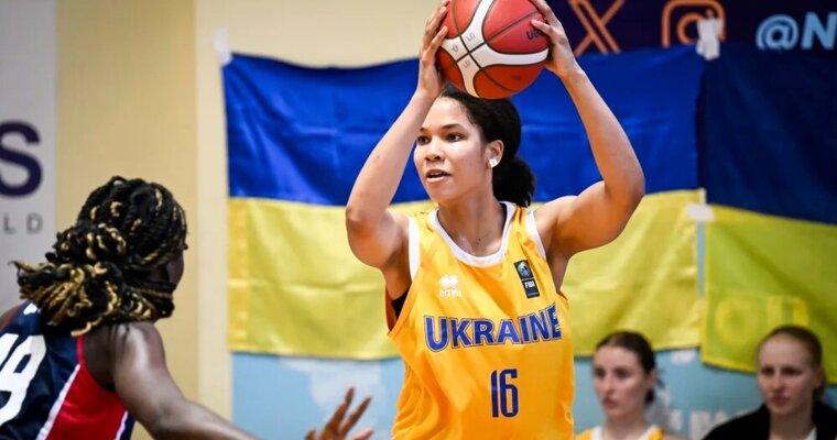 Катерина Діке продовжить кар'єру у Греції