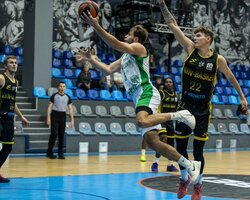 Рівне перемогло Волинь, Київ-Баскет зазнав болючої поразки від Запоріжжя: хайлайти Суперліги GGBET 10 жовтня