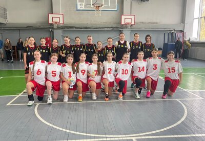 ВЮБЛ серед дівчат 2013 року: в Чернівцях зіграли перші матчі сезону