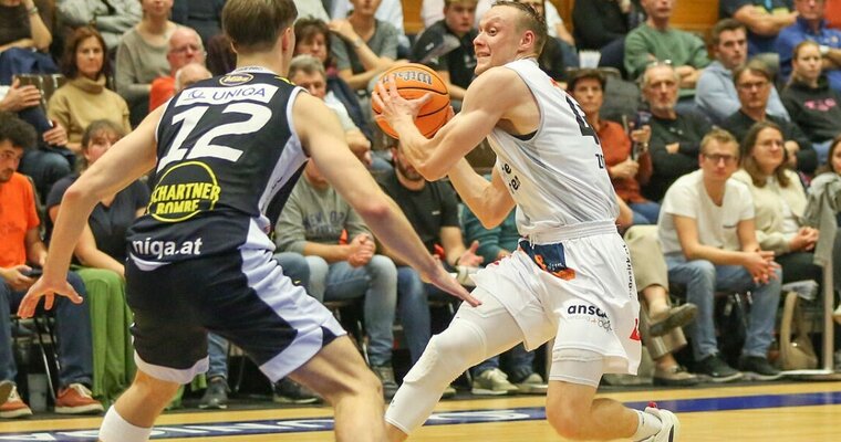 Українці за кордоном: Михайлюк зіграв 13 хвилин проти Мемфіса, Зотов оформив дабл-дабл