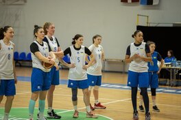 Щоденники збірної України: жіноча команда готується до вирішальних матчів в Ризі