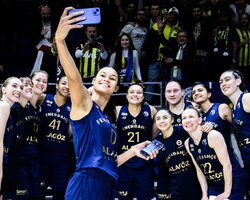 Українці за кордоном: Ягупова з Фенербахче пройшла в Фінал чотирьох Євроліги, Михайлюк набрав 4 очки в НБА